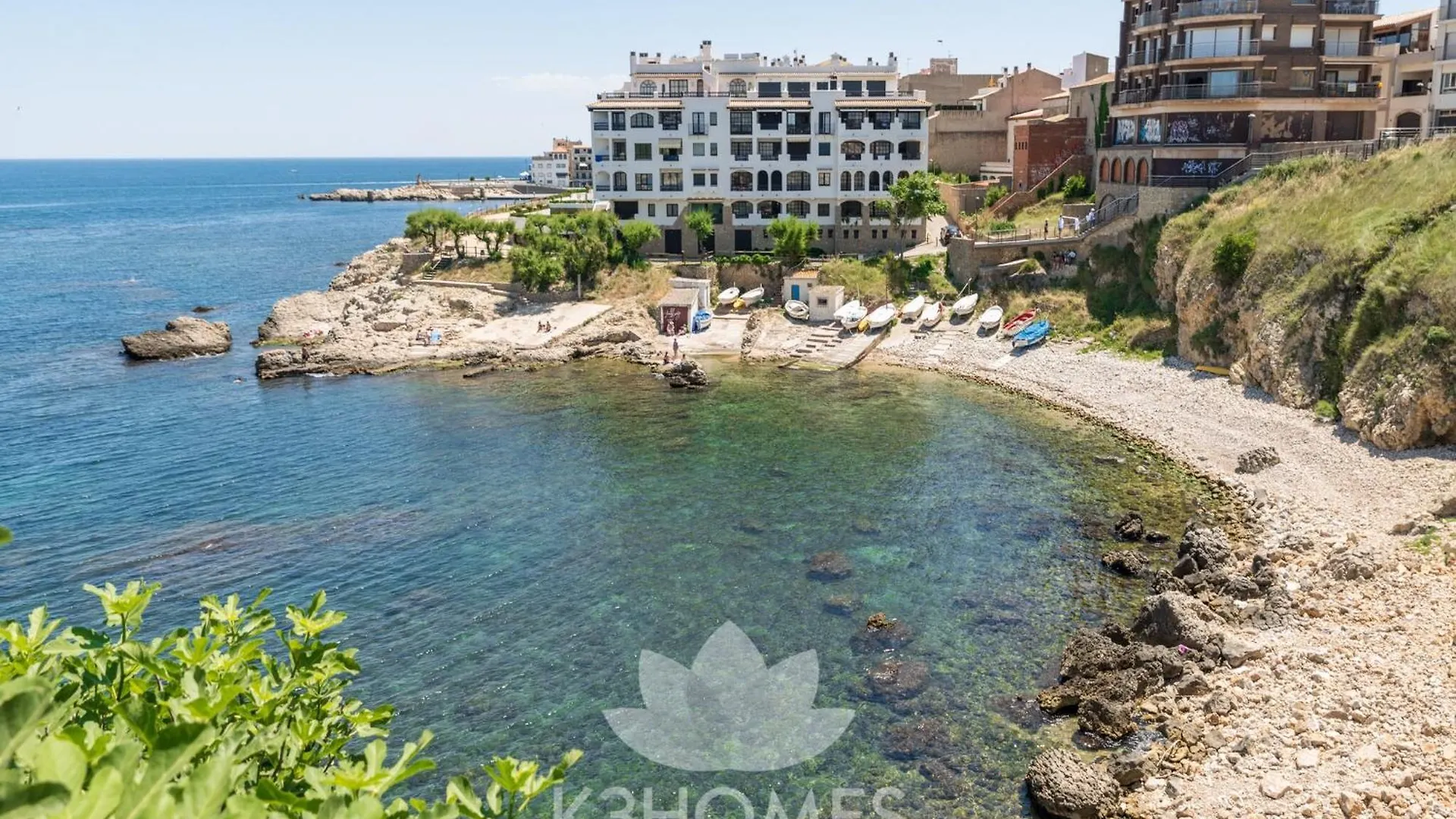 Rustic Style Villa Near Pyrenees Beach Ля Эскала